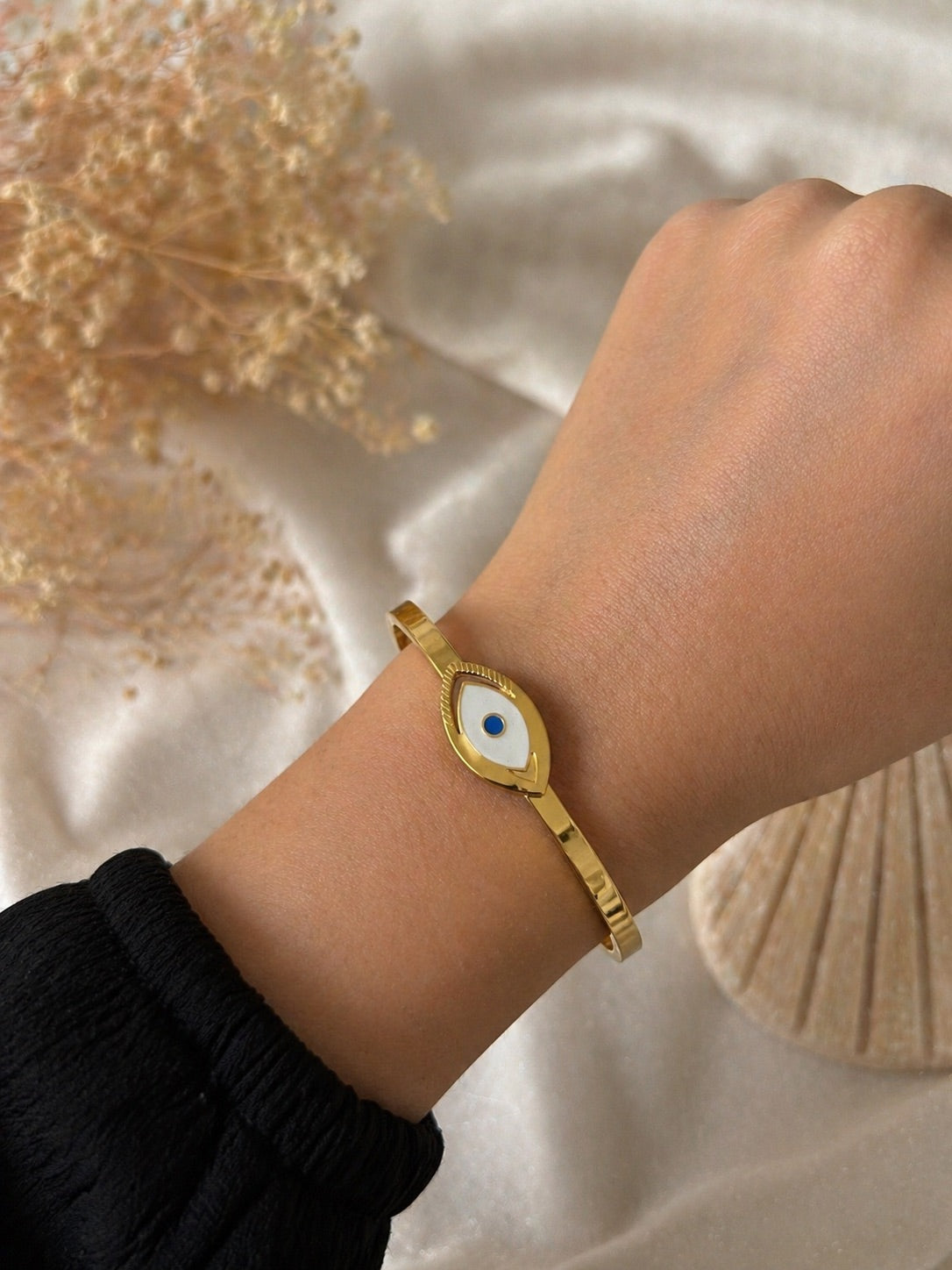 Wristwear