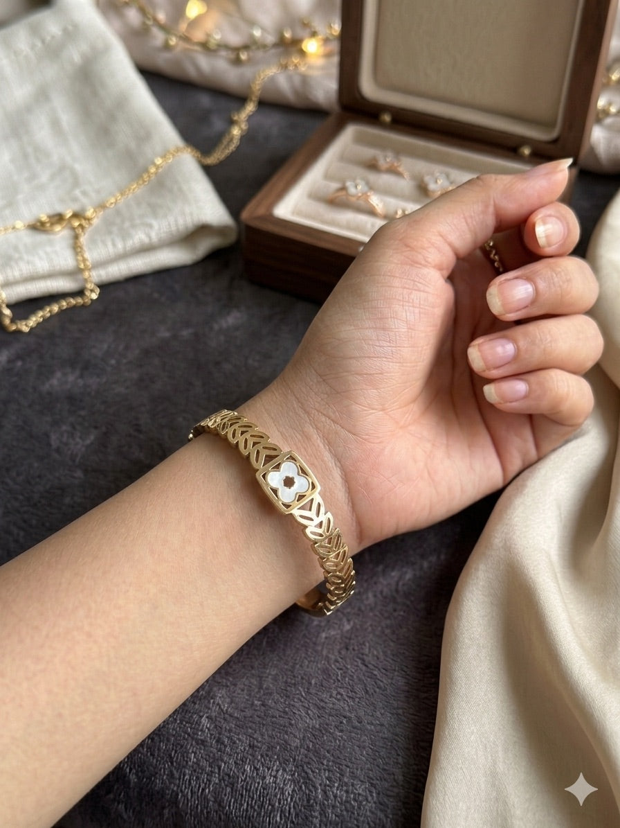 Wristwear